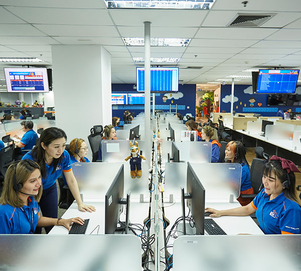 Roojai Thailand team