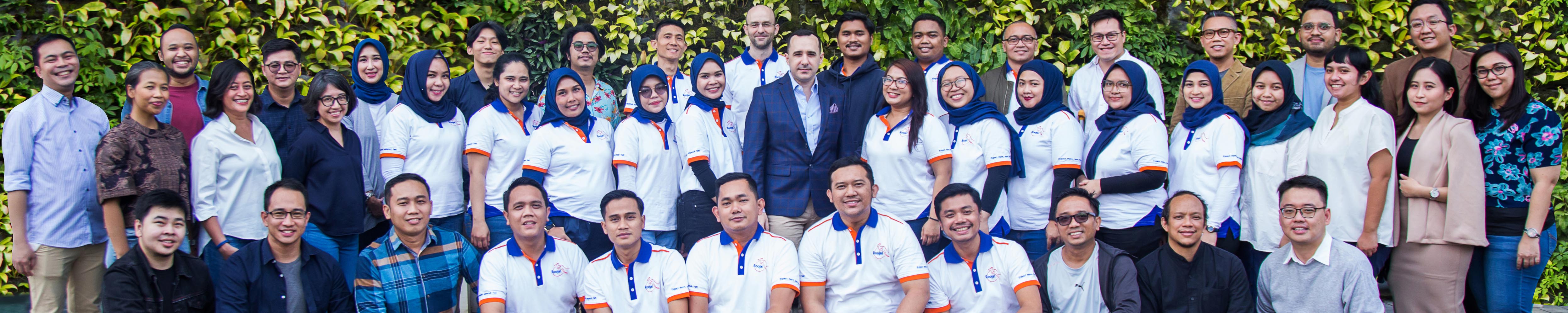 Bergabung menjadi Roojai People