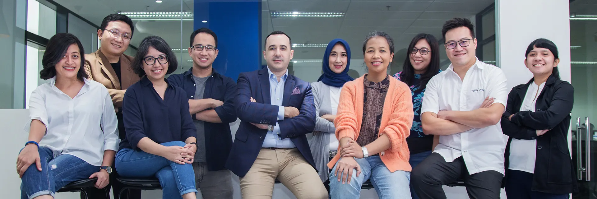 Bergabung menjadi Roojai People