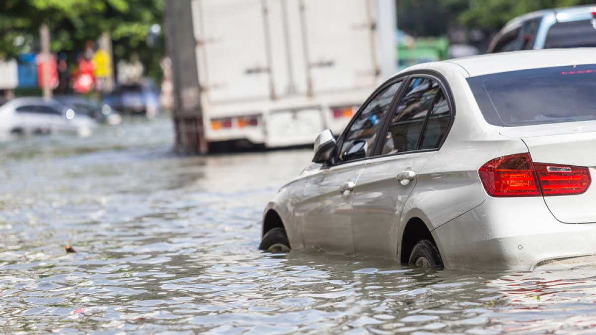 Asuransi tambahan untuk proteksi mobilmu yang melindungi dari bencana alam | roojai.co.id