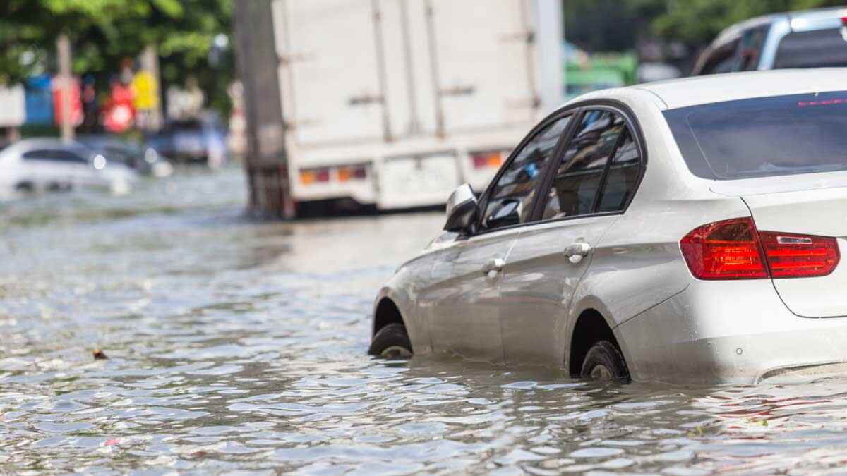 Asuransi kendaraan akibat bencana alam | roojai.co.id